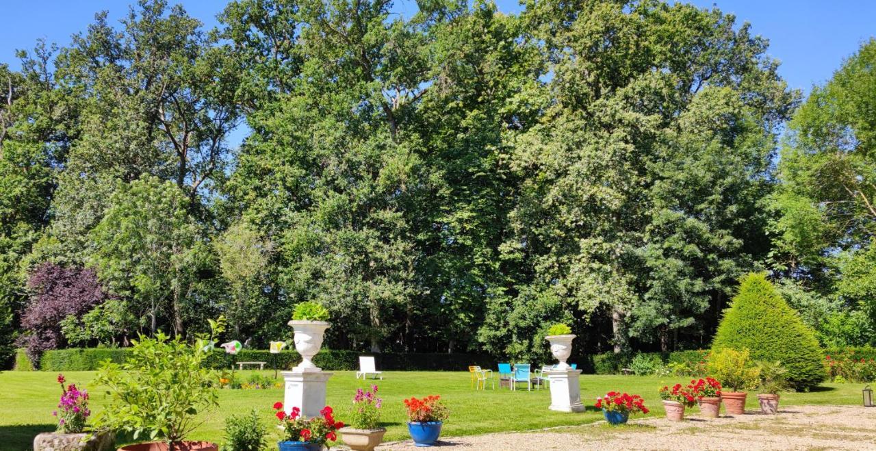 Chateau De Brinville Saint-Sauveur-sur-Ecole Экстерьер фото